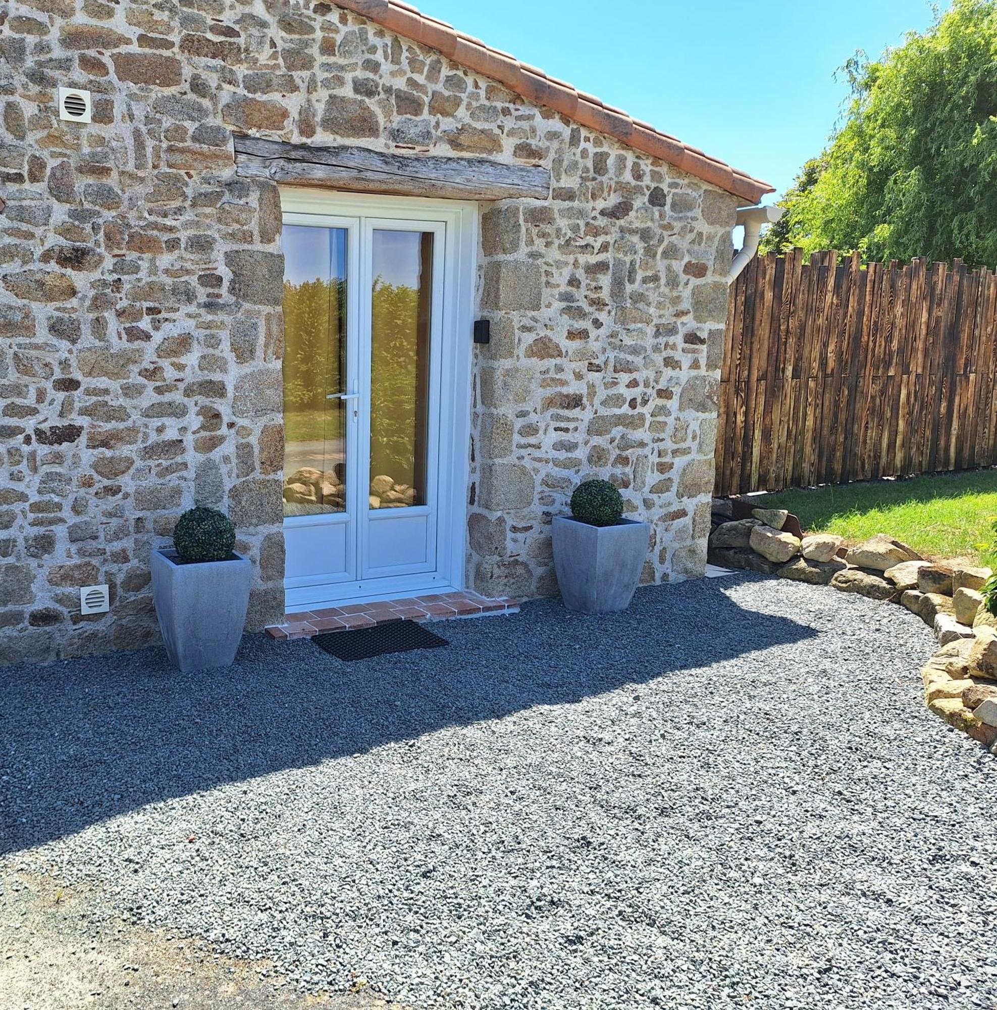 Ferienwohnung Chez Dominique Et Bruno A 20 Mm Du Puydufou Bazoges-en-Paillers Exterior foto